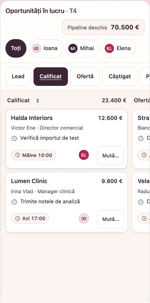 Exemplu de pipeline RDCopilot CRM pe telefon: file pentru etape și coloane de oportunități care se derulează